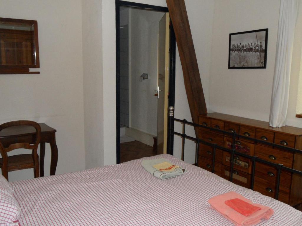Chambres D'Hotes Domaine Du Bourg Gannay-sur-Loire Ruang foto